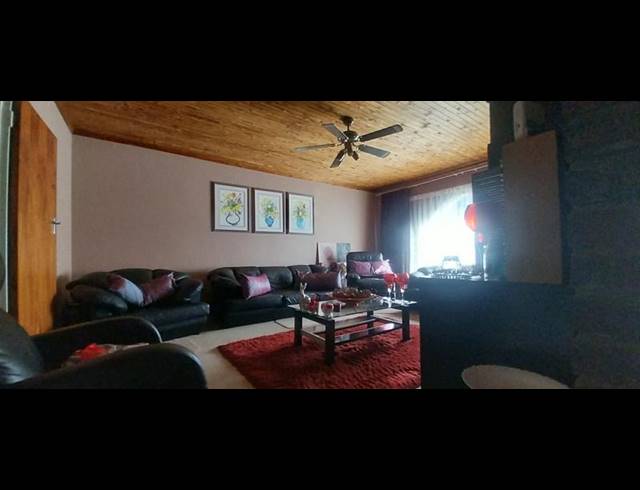 4 BEDROOM HOUSE FOR SALE IN DAWNVIEW